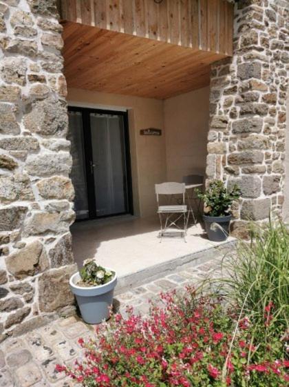 Mont Voyageur Bed & Breakfast Sains Екстериор снимка