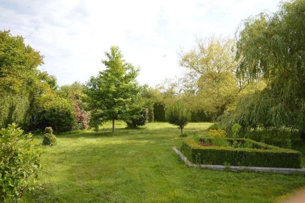 Mont Voyageur Bed & Breakfast Sains Екстериор снимка